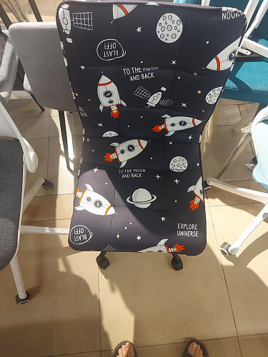 Компьютерное кресло Квадро бежевый / черный из шоурума 4